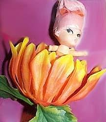 Hasbro 8574 Dahlia Flower Darling doll